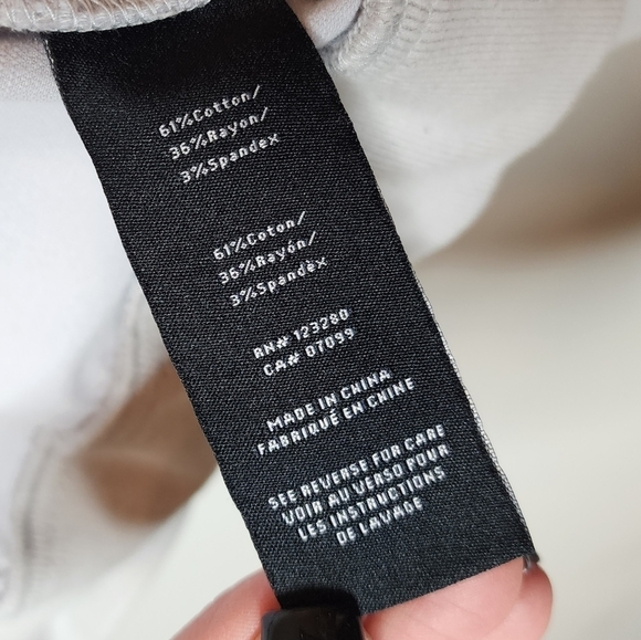 Travis Mathew lightweight zip jacket. - Picture 8 of 14